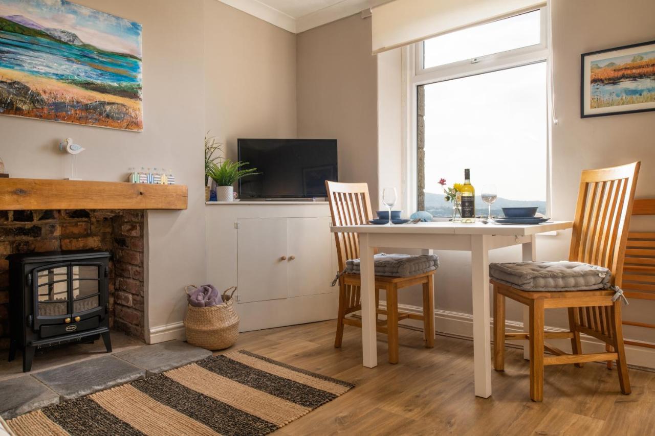 Villa Windy Ridge Terrace With Beautiful Sea Views, North Wales Coast Old Colwyn Esterno foto