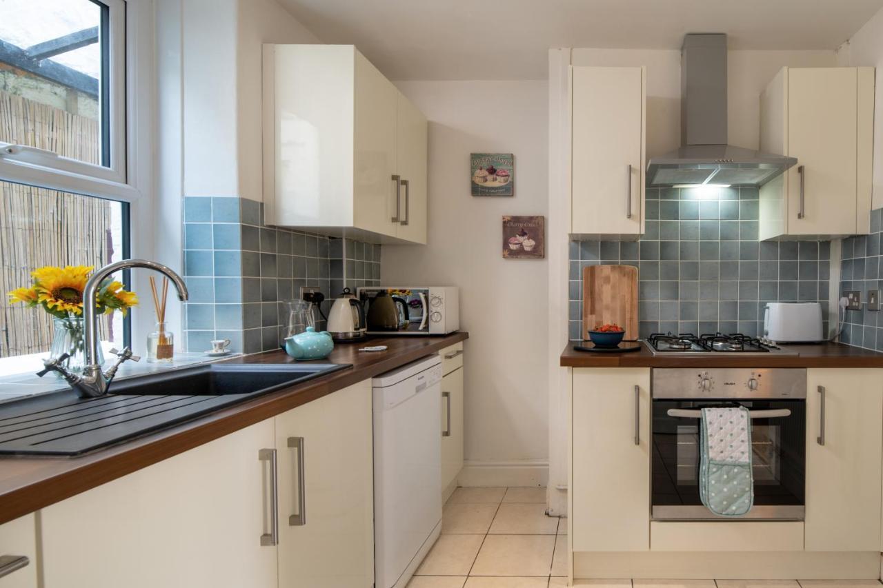 Villa Windy Ridge Terrace With Beautiful Sea Views, North Wales Coast Old Colwyn Esterno foto