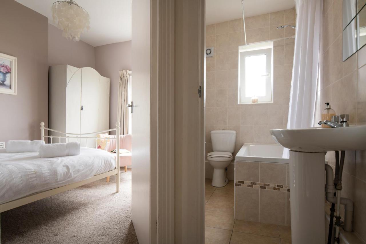 Villa Windy Ridge Terrace With Beautiful Sea Views, North Wales Coast Old Colwyn Esterno foto